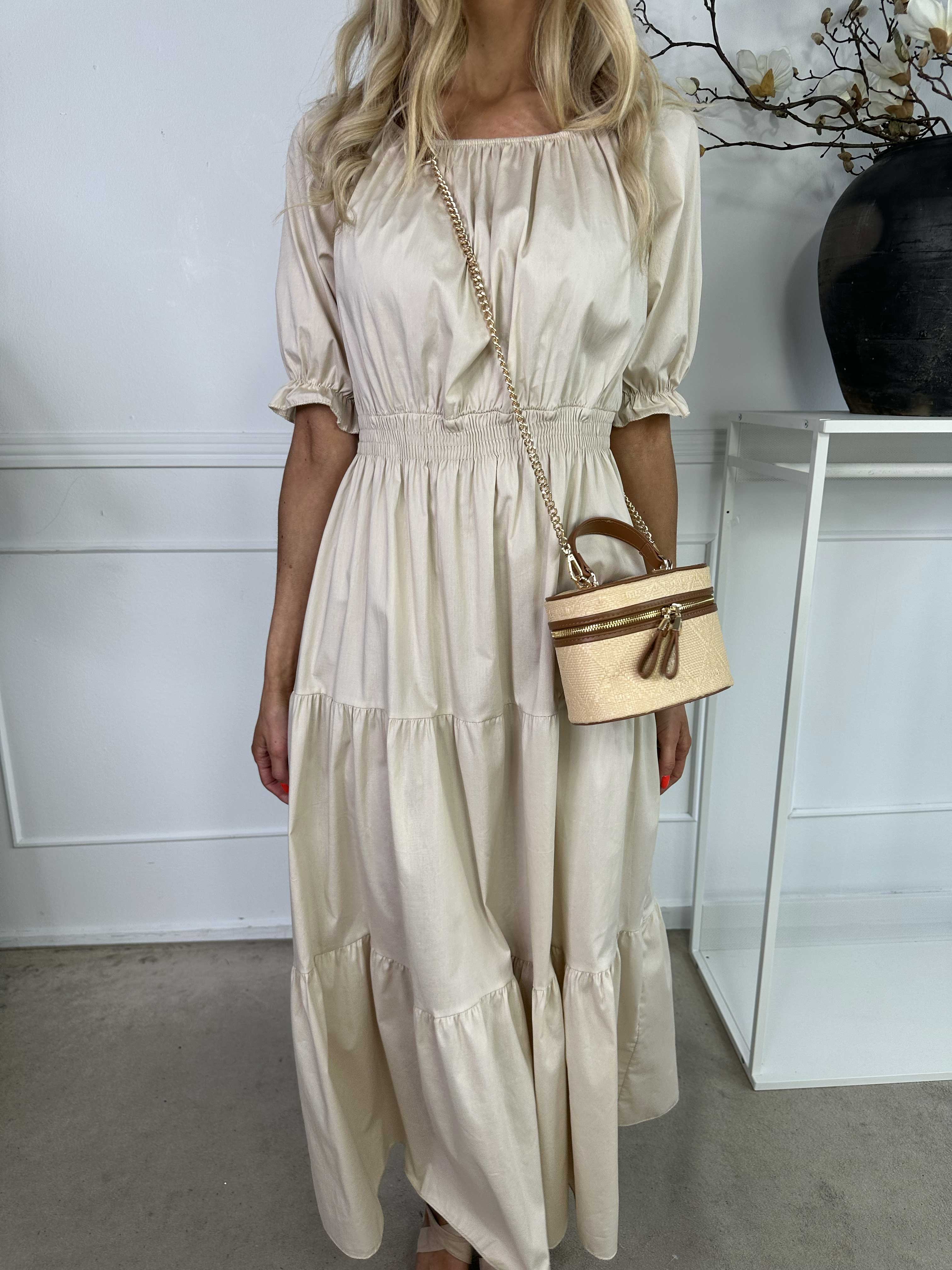 Kayce - Klänning i bomull med resår i halsringning och midja